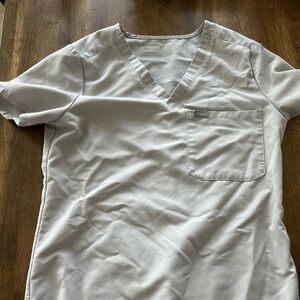 Figs Catrina One Pocket Top